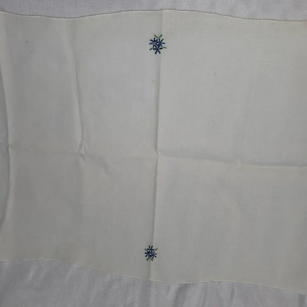 Vintage Embroidered Floral Design Table Runner 40